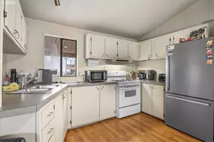 90 SE Darrell Ave, Winston, OR 97496 - Photo 5