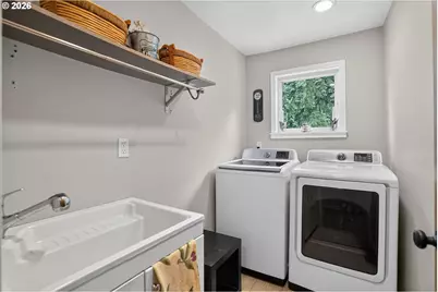 8326 SW 57th Ave, Portland, OR 97219 - Photo 19