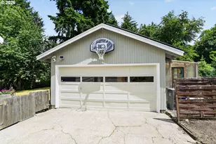 8326 SW 57th Ave, Portland, OR 97219 - Photo 25