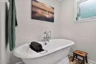 8326 SW 57th Ave, Portland, OR 97219 - Photo 21