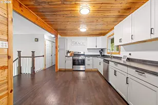 1101 E 15th St, Coquille, OR 97423 - Photo 7