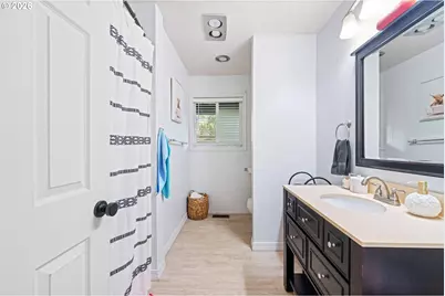 1101 E 15th St, Coquille, OR 97423 - Photo 17