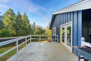 1101 E 15th St, Coquille, OR 97423 - Photo 35