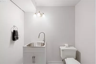 1101 E 15th St, Coquille, OR 97423 - Photo 33