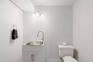 1101 E 15th St, Coquille, OR 97423 - Photo 33