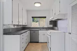 66634 Glasgow Ln, North Bend, OR 97459 - Photo 17