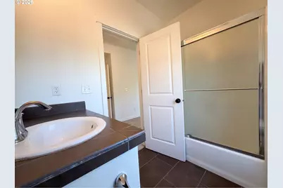 632 NE Garswood Ln, Beaverton, OR 97006 - Photo 9