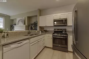 913 SE Handel Pl, Hillsboro, OR 97123 - Photo 5