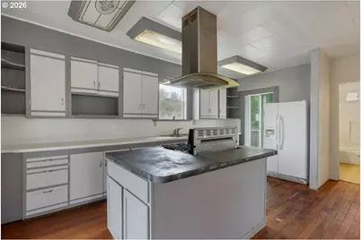 49 S Main St, Lebanon, OR 97355 - Photo 11