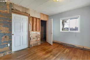 49 S Main St, Lebanon, OR 97355 - Photo 17