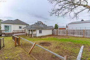 49 S Main St, Lebanon, OR 97355 - Photo 33
