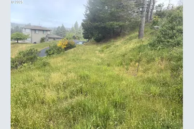 6877 Pacific Terrace Dr, Brookings, OR 97415 - Photo 3
