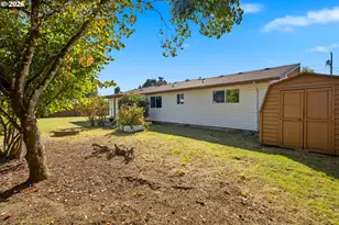 2608 NE Irvine St, McMinnville, OR 97128 - Photo 35