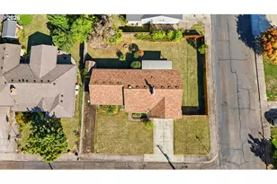 2608 NE Irvine St, McMinnville, OR 97128 - Photo 5