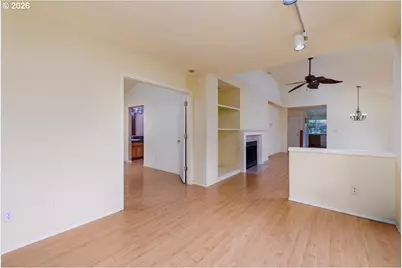 10619 SW Windsor Pl, Portland, OR 97223 - Photo 9