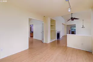 10619 SW Windsor Pl, Portland, OR 97223 - Photo 9