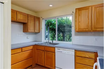 10619 SW Windsor Pl, Portland, OR 97223 - Photo 15