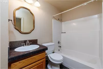 10619 SW Windsor Pl, Portland, OR 97223 - Photo 17