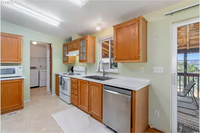 206 Columbia Ave, Murdock, WA 98635 - Photo 11