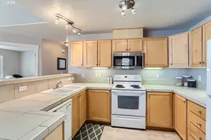 1845 NE 101st Ave, Hillsboro, OR 97006 - Photo 9