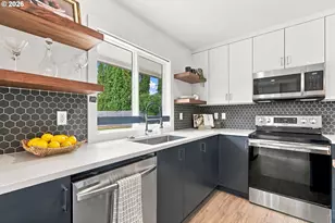 2850 NE 111th Dr, Portland, OR 97220 - Photo 11