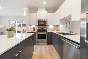 425 NE Bryant St, Portland, OR 97211 - Photo 5