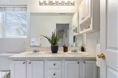 18186 SW Strathmoor St, Beaverton, OR 97007 - Photo 17