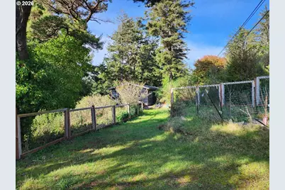 307 12th St, Port Orford, OR 97465 - Photo 19