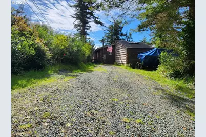 307 12th St, Port Orford, OR 97465 - Photo 25