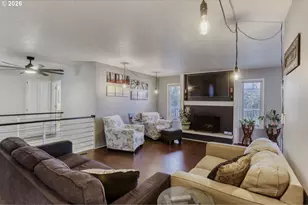 2401 SW 11 Mile Dr, Gresham, OR 97080 - Photo 9