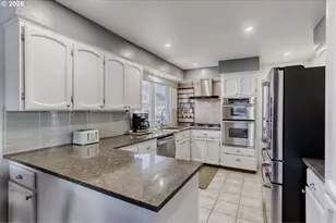 2401 SW 11 Mile Dr, Gresham, OR 97080 - Photo 15