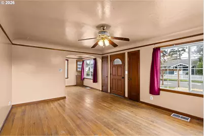 5751 SE 87th Ave, Portland, OR 97266 - Photo 7