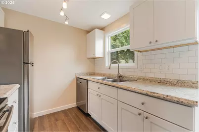 16825 SE Powell Blvd, Portland, OR 97236 - Photo 9