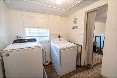 724 N Main St, Brownsville, OR 97327 - Photo 29