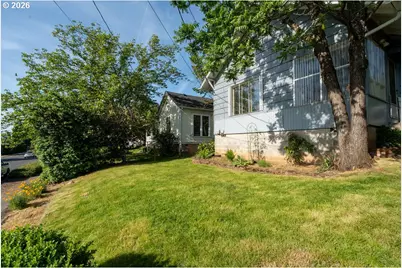 724 N Main St, Brownsville, OR 97327 - Photo 9