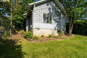724 N Main St, Brownsville, OR 97327 - Photo 11