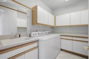 11938 SW Elemar Ct, Tigard, OR 97224 - Photo 29