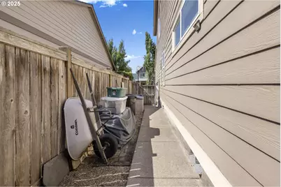 3369 Falcon Dr, Springfield, OR 97477 - Photo 45