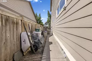 3369 Falcon Dr, Springfield, OR 97477 - Photo 45