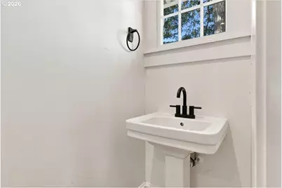 6325 NE 7th Ave, Portland, OR 97211 - Photo 17
