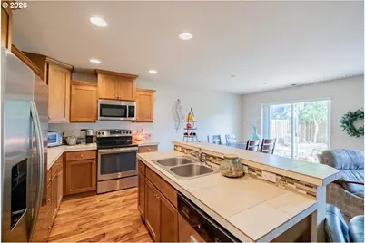 2952 Persimmon Way, Albany, OR 97321 - Photo 5