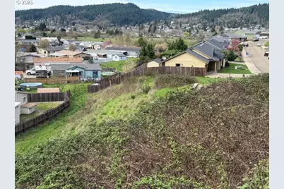 1027 Forest Heights St #19-21, Sutherlin, OR 97479 - Photo 5