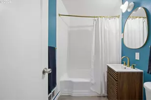 9317 N Calhoun Ave, Portland, OR 97203 - Photo 27