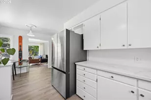 9317 N Calhoun Ave, Portland, OR 97203 - Photo 17