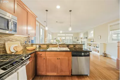 3756 N Missouri Ave, Portland, OR 97227 - Photo 9