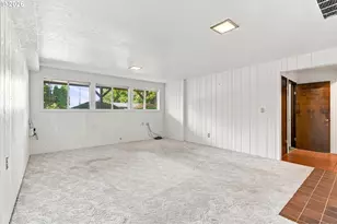 2310 NW 8th Ct, Gresham, OR 97030 - Photo 27