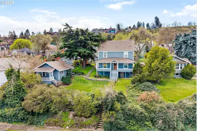 318/320 E 12th St, The Dalles, OR 97058 - Photo 1