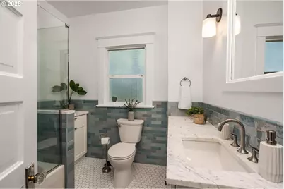 1239 NE Sumner St, Portland, OR 97211 - Photo 21