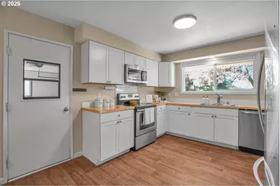 1496 S Cloverdale Rd, Kalama, WA 98625 - Photo 13