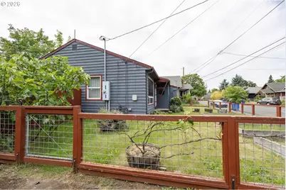 7004 SE Woodstock Blvd, Portland, OR 97206 - Photo 7